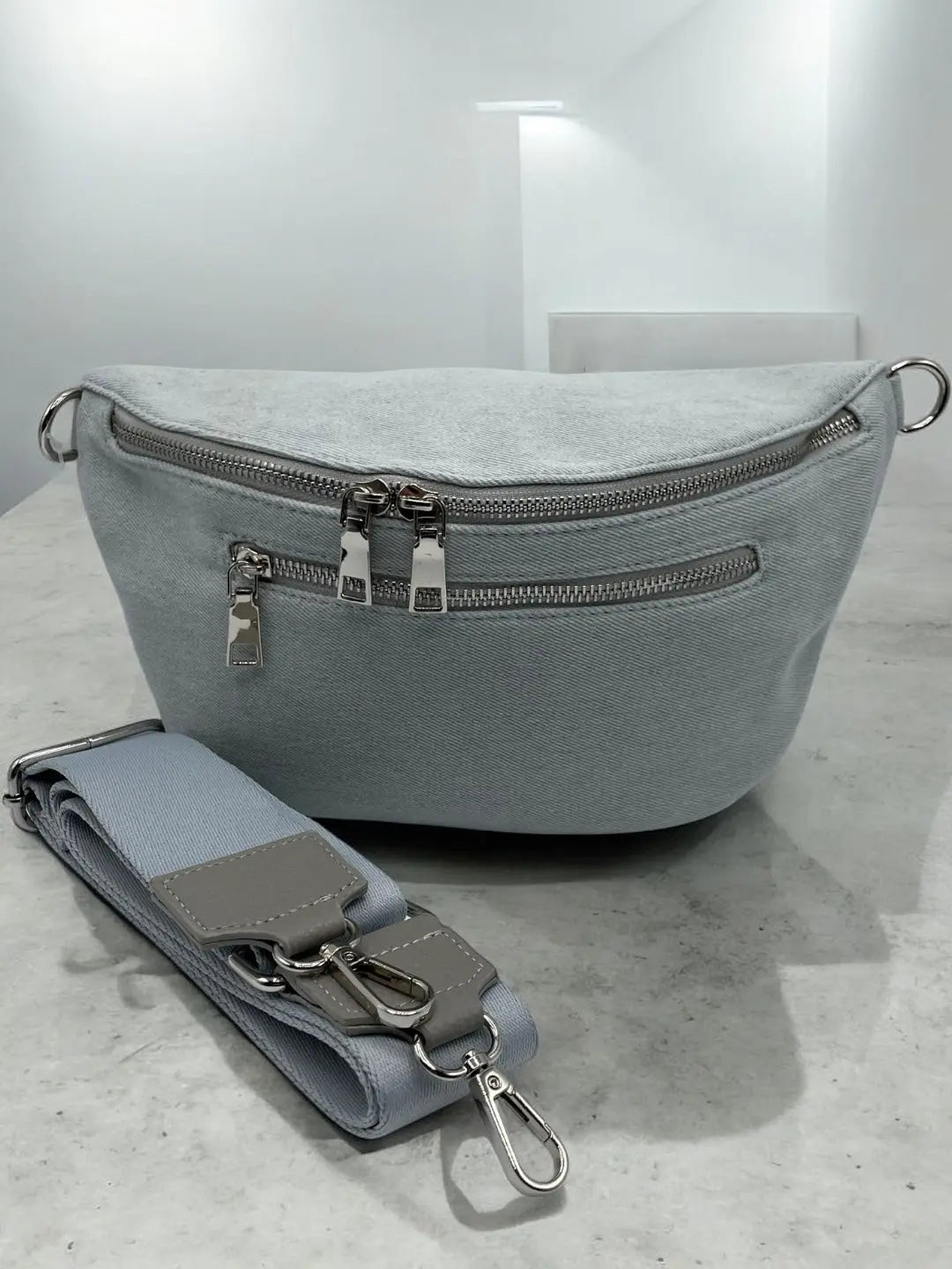Sac banane tissu jean gris clair 2 poches Le Petit Placard