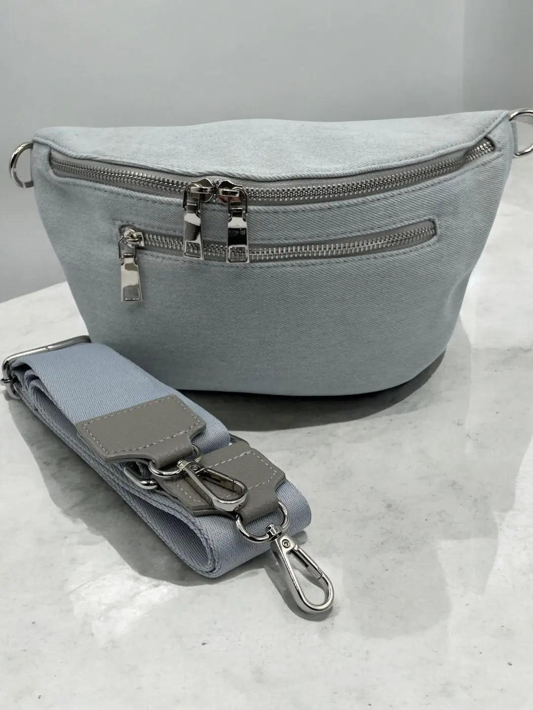 Sac banane tissu jean gris clair 2 poches Le Petit Placard