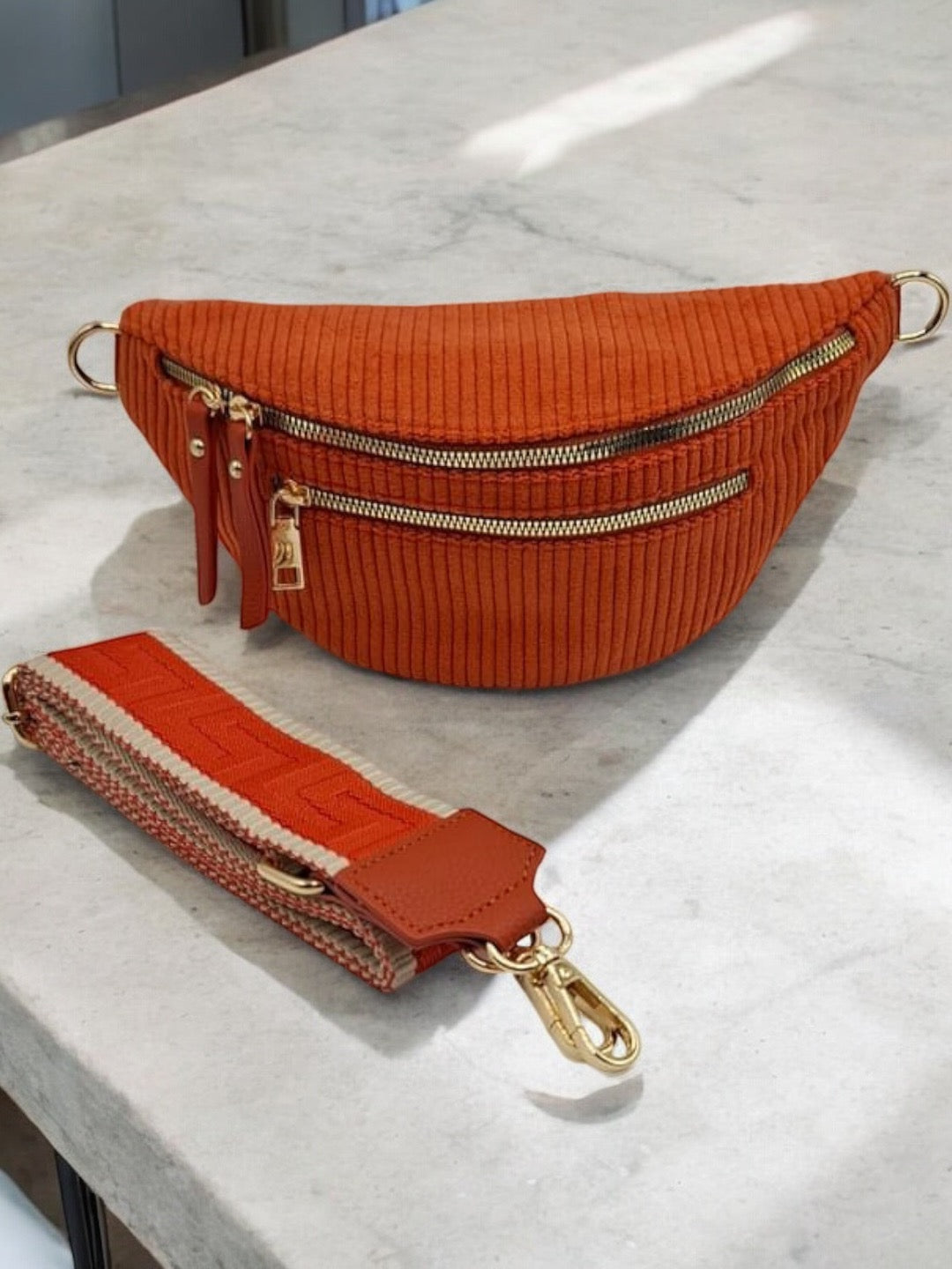 Sac banane velours côtelé 2 poches sangle fantaisie couleur Brique terracotta Le Petit Placard