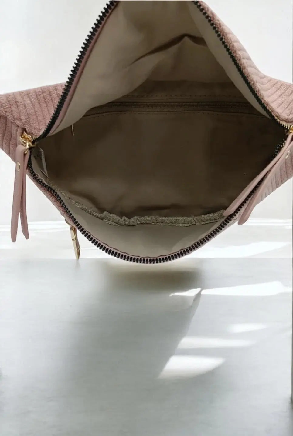Sac banane velours côtelé 2 poches  sangle fantaisie couleur Rose pâle Le Petit Placard