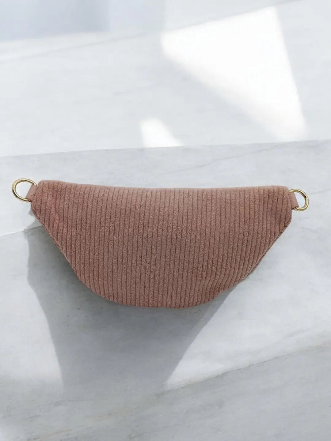 Sac banane velours côtelé 2 poches  sangle fantaisie couleur Rose pâle Le Petit Placard