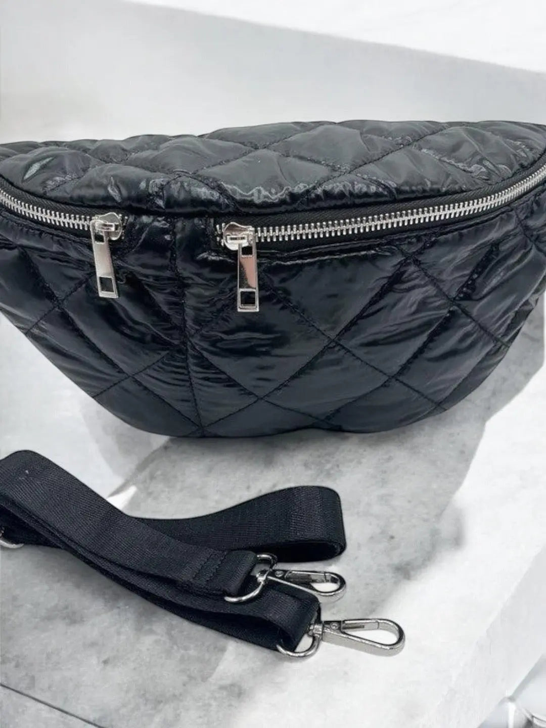 Sac banane XL matelassé effet doudoune couleur Noir Le Petit Placard