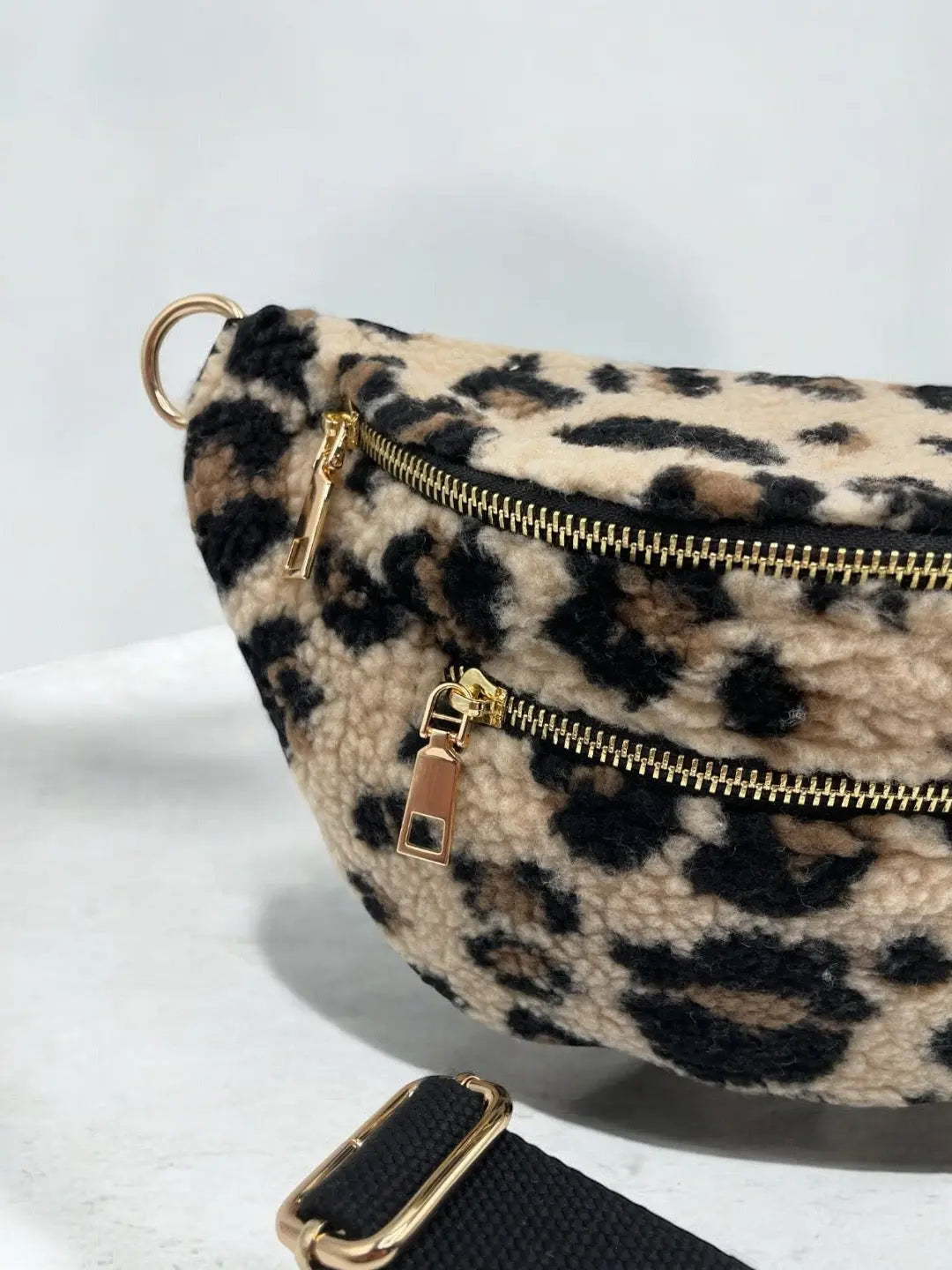 Sac banane XL peluche moumoute 2 poches léopard beige marron Le Petit Placard