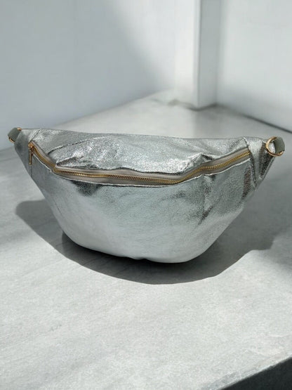 Sac banane XL simili cuir argenté irisé mousquetons dorés Le Petit Placard