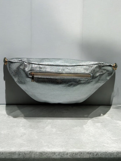 Sac banane XL simili cuir argenté irisé mousquetons dorés Le Petit Placard