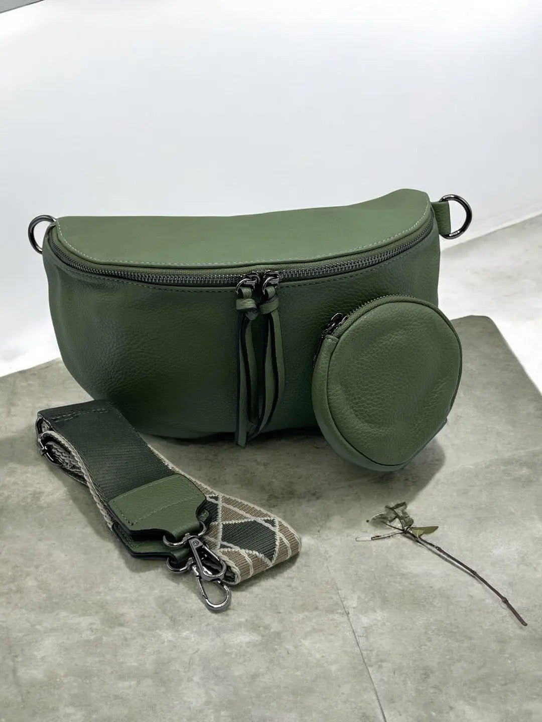 Sac banane XL simili cuir kaki avec porte monnaie Le Petit Placard