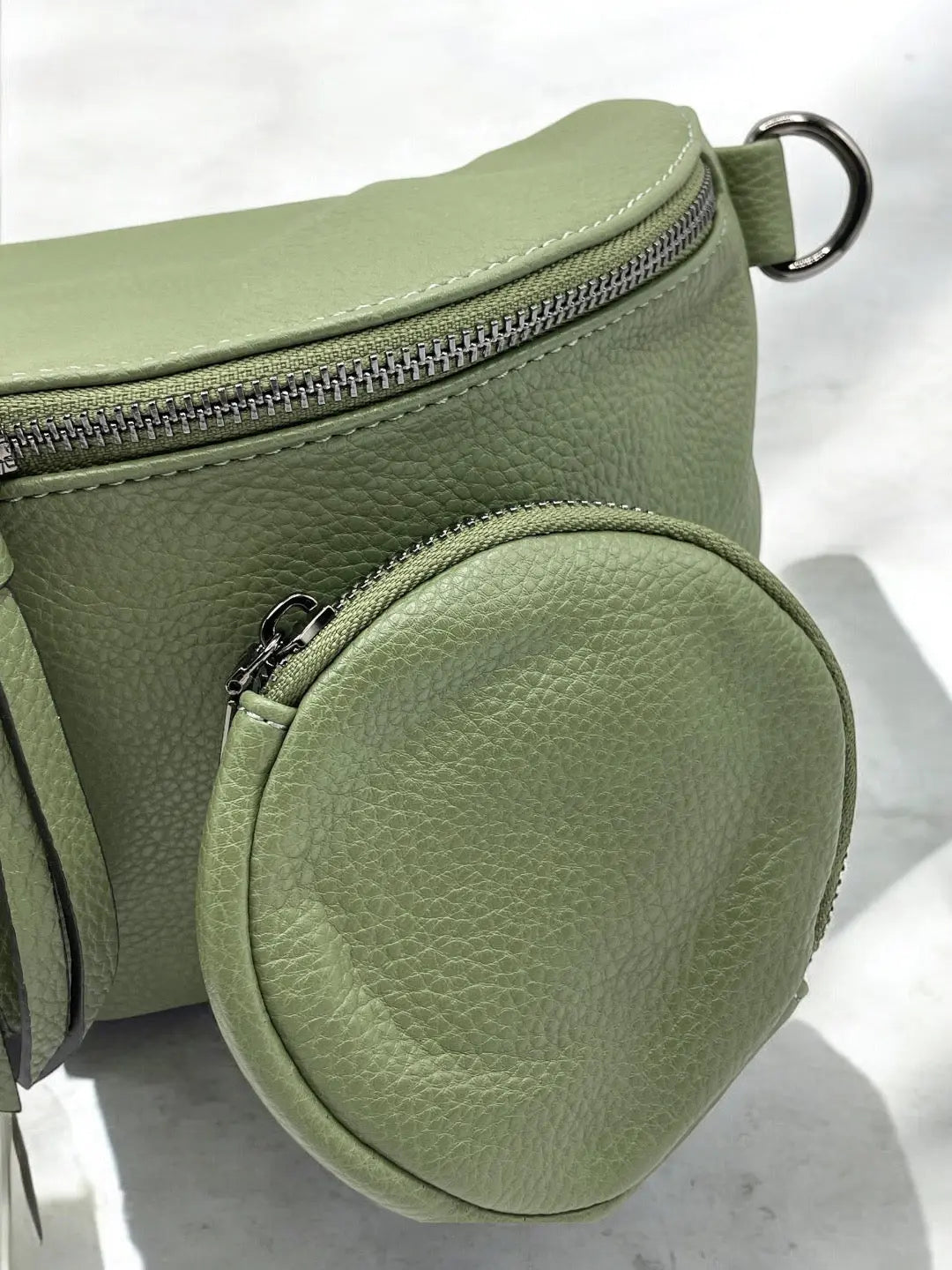 Sac banane XL simili cuir kaki avec porte monnaie Le Petit Placard