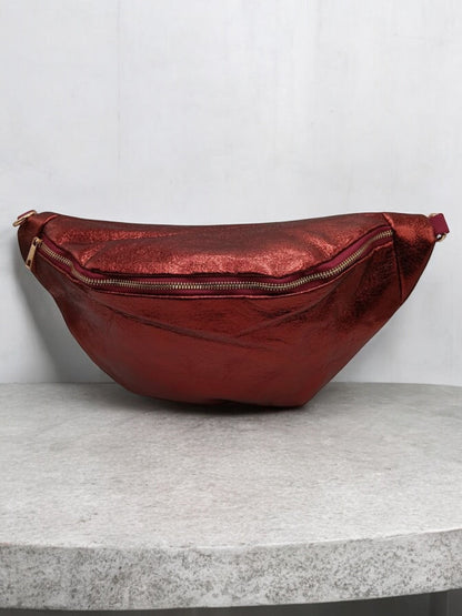 Sac banane XL simili cuir rouge bordeaux irisé mousquetons dorés Le Petit Placard