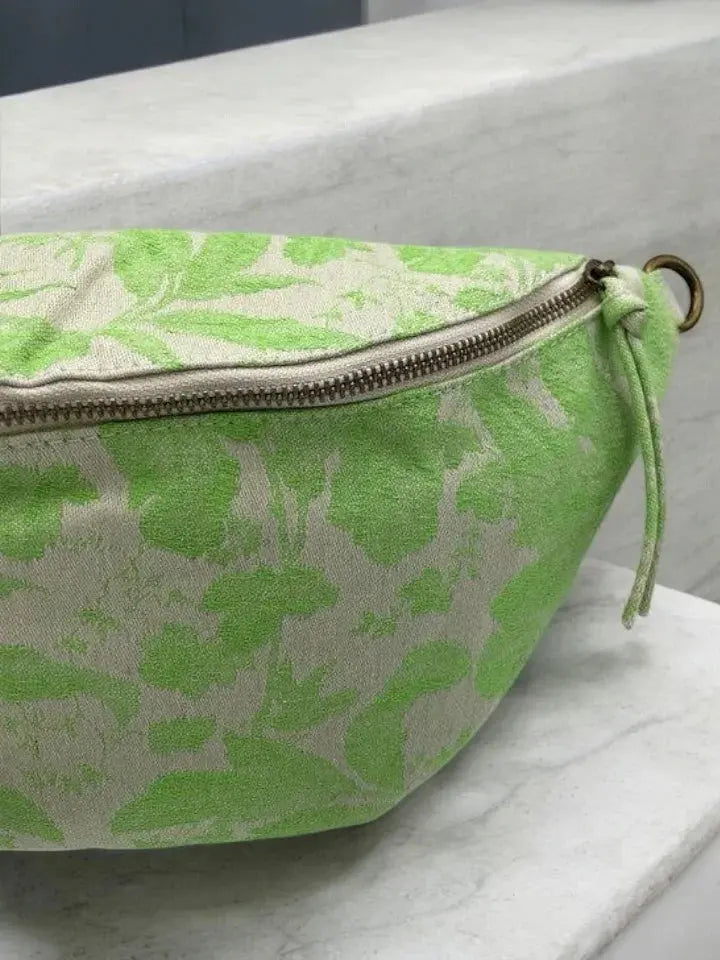 Sac banane XL tissu style toile de jouy vert pomme creme Le Petit Placard