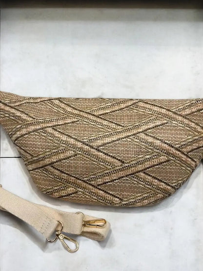 Sac banane XL tressé paille taupe beige Le Petit Placard