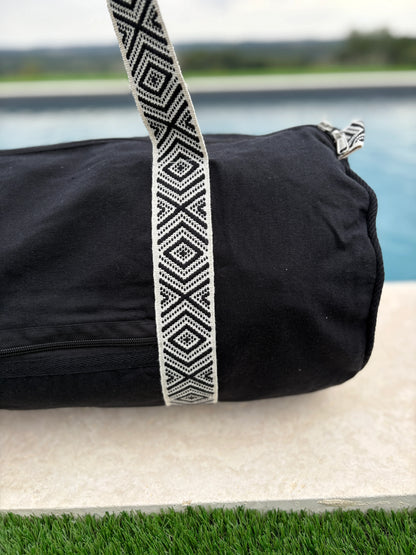 Sac polochon en coton tissu noir avec poignées motifs géométriques couleur Noir et blanc Le Petit Placard