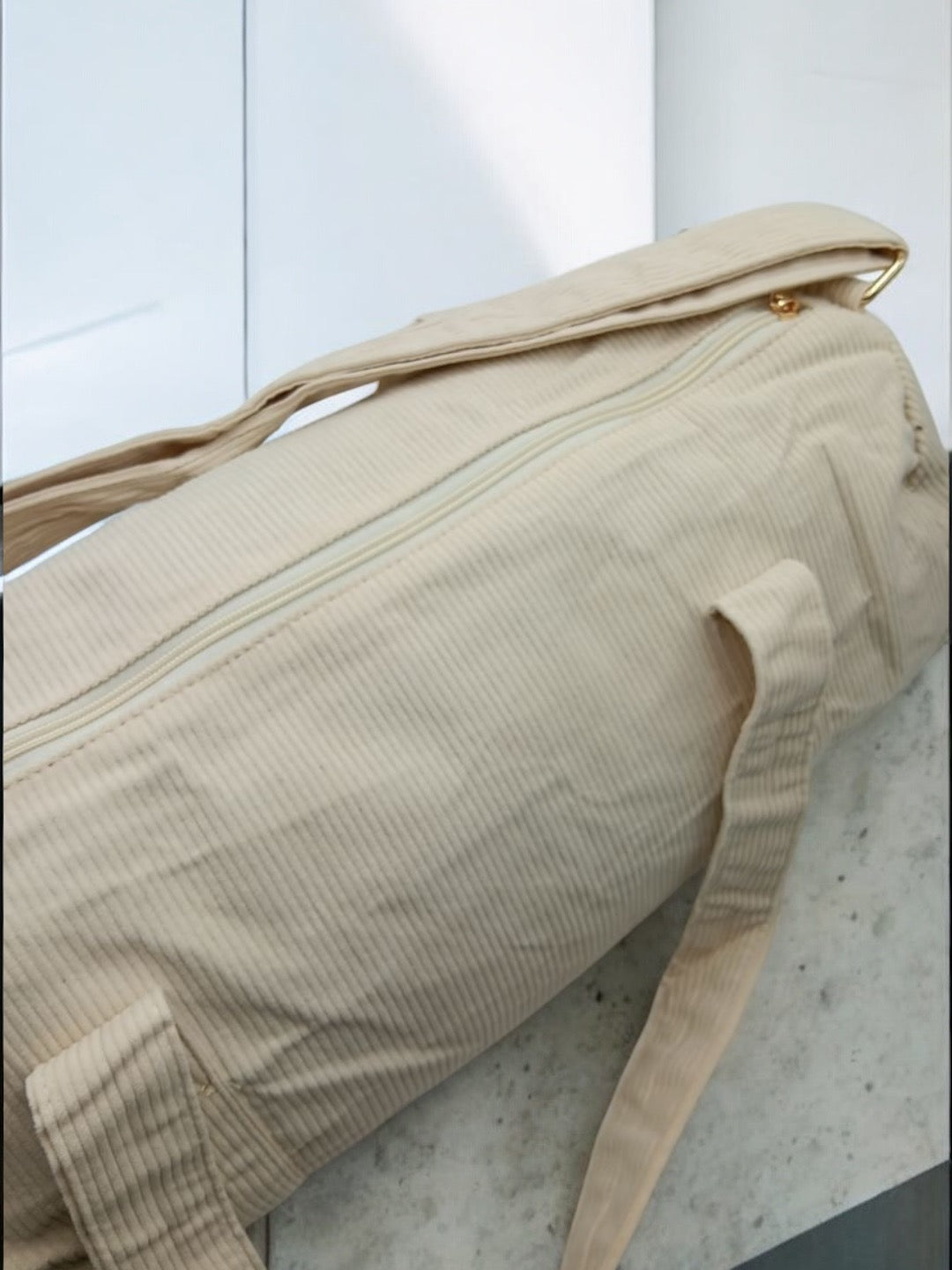 Sac polochon en velours côtelé couleur Beige Le Petit Placard