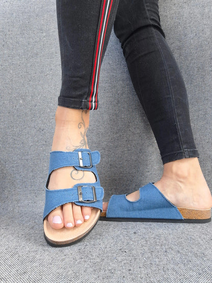 Chaussures sandales intérieur cuir denim de couleur bleue style Birk Le Petit Placard