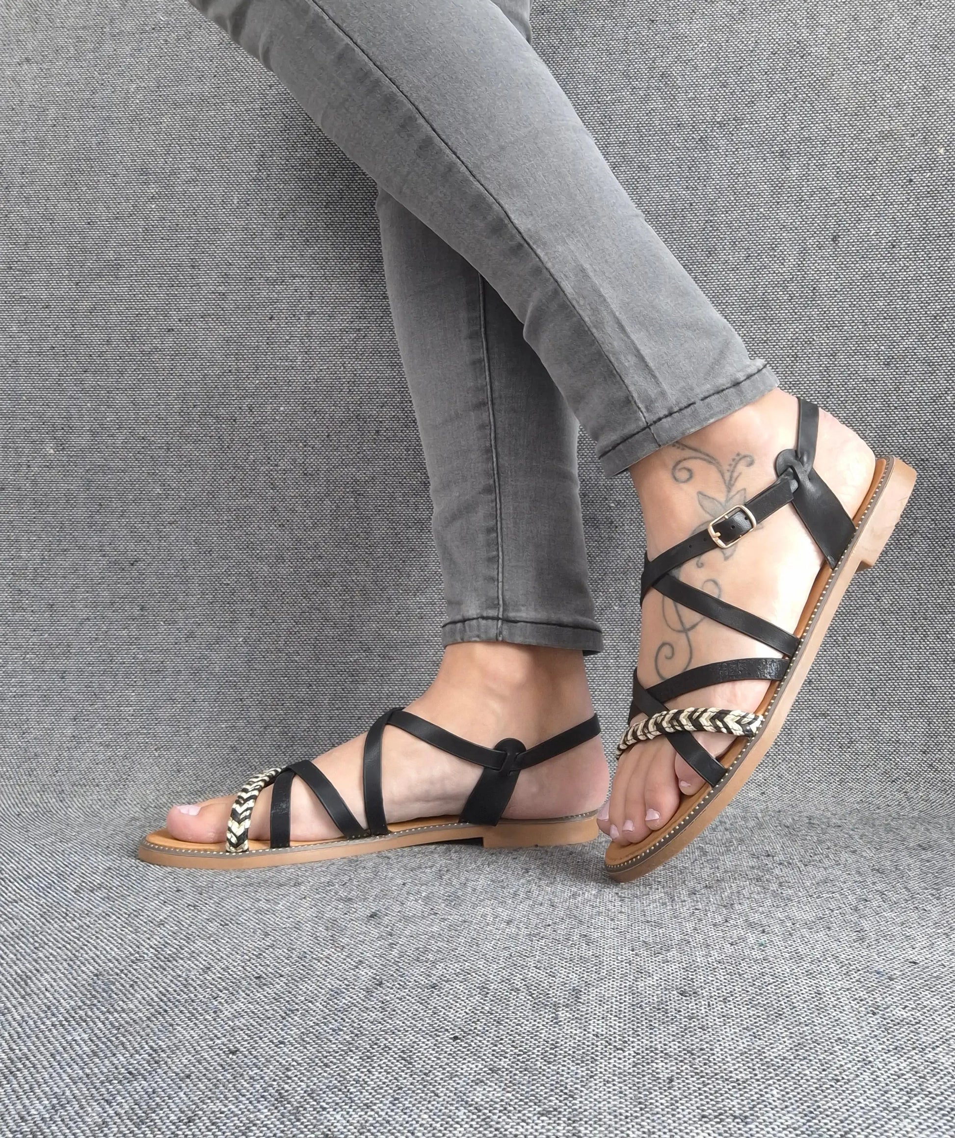 Sandales à brides tressées couleur noire Le Petit Placard