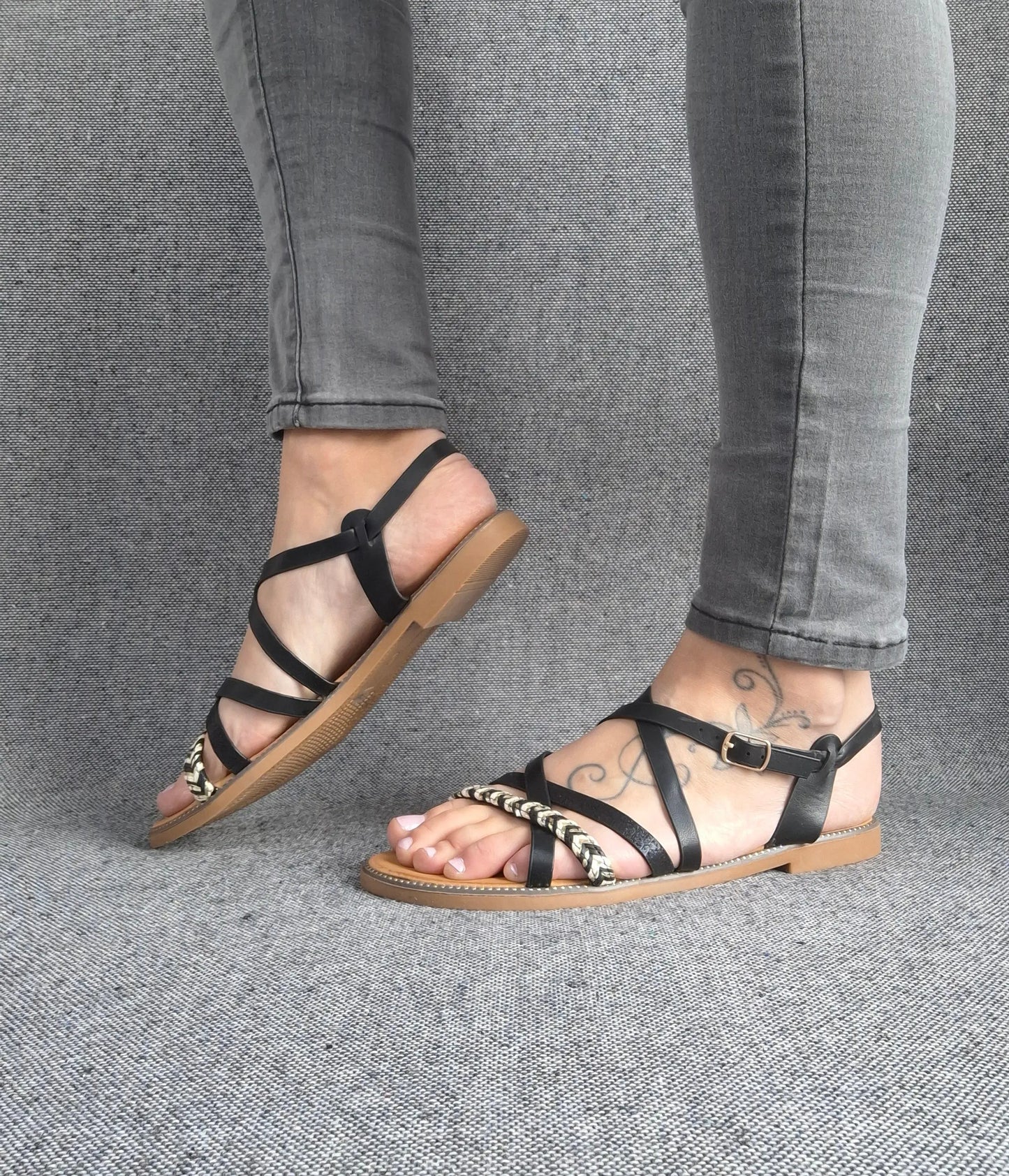 Sandales à brides tressées couleur noire Le Petit Placard