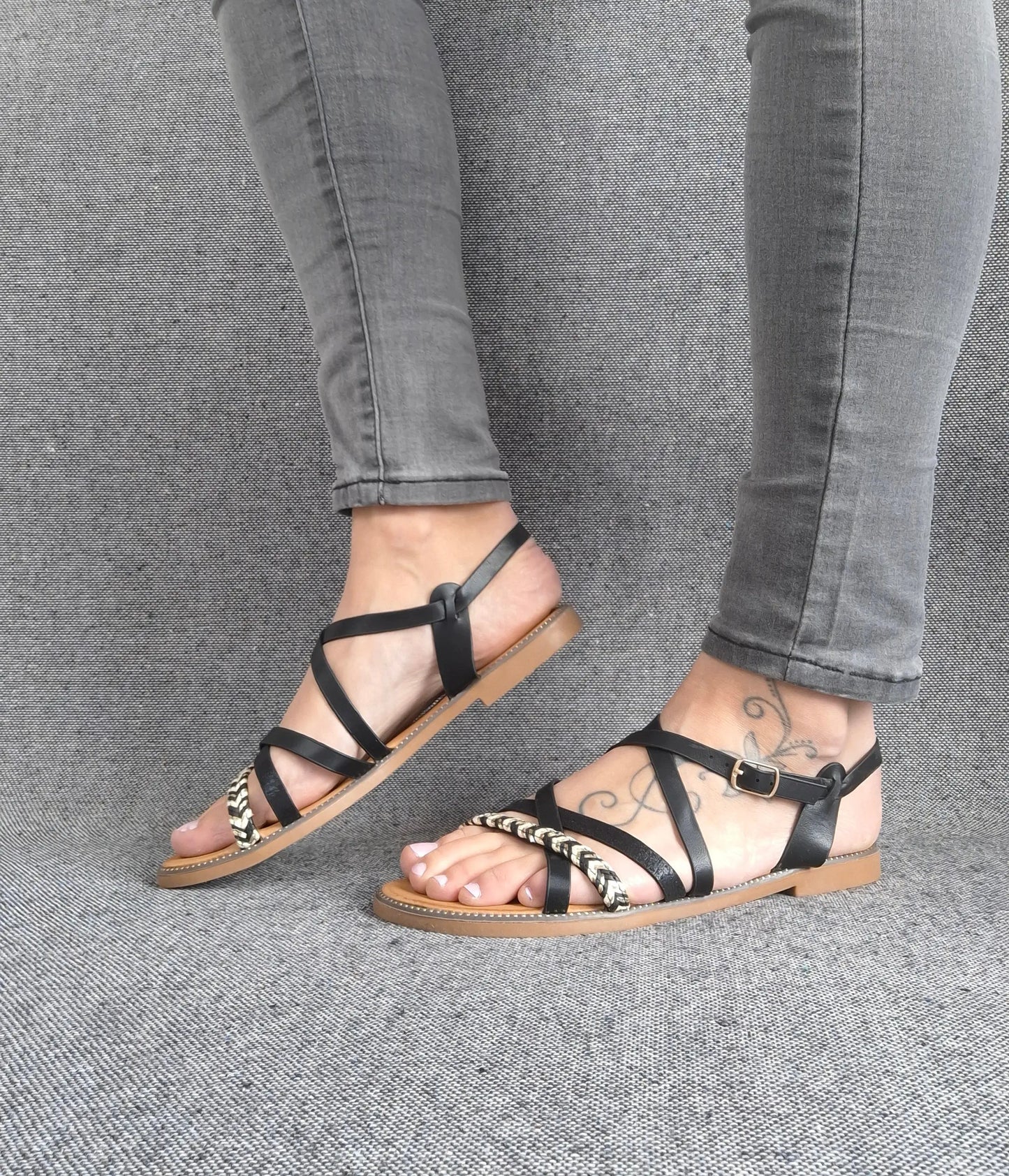 Sandales à brides tressées couleur noire Le Petit Placard