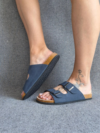 Chaussures sandales intérieur cuir bleu marine style Birk Le Petit Placard