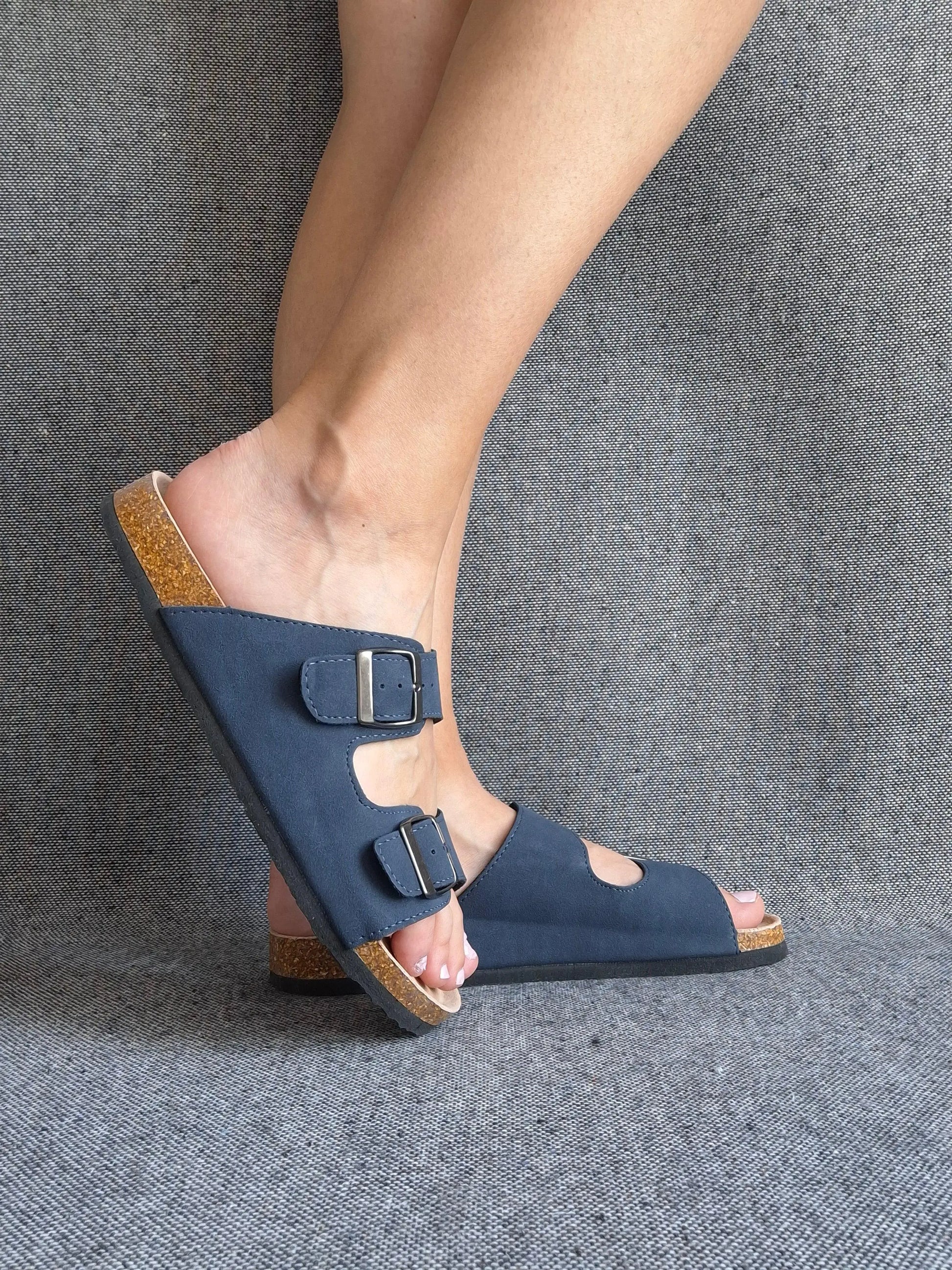 Chaussures sandales intérieur cuir bleu marine style Birk Le Petit Placard