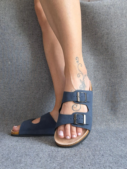Chaussures sandales intérieur cuir bleu marine style Birk Le Petit Placard