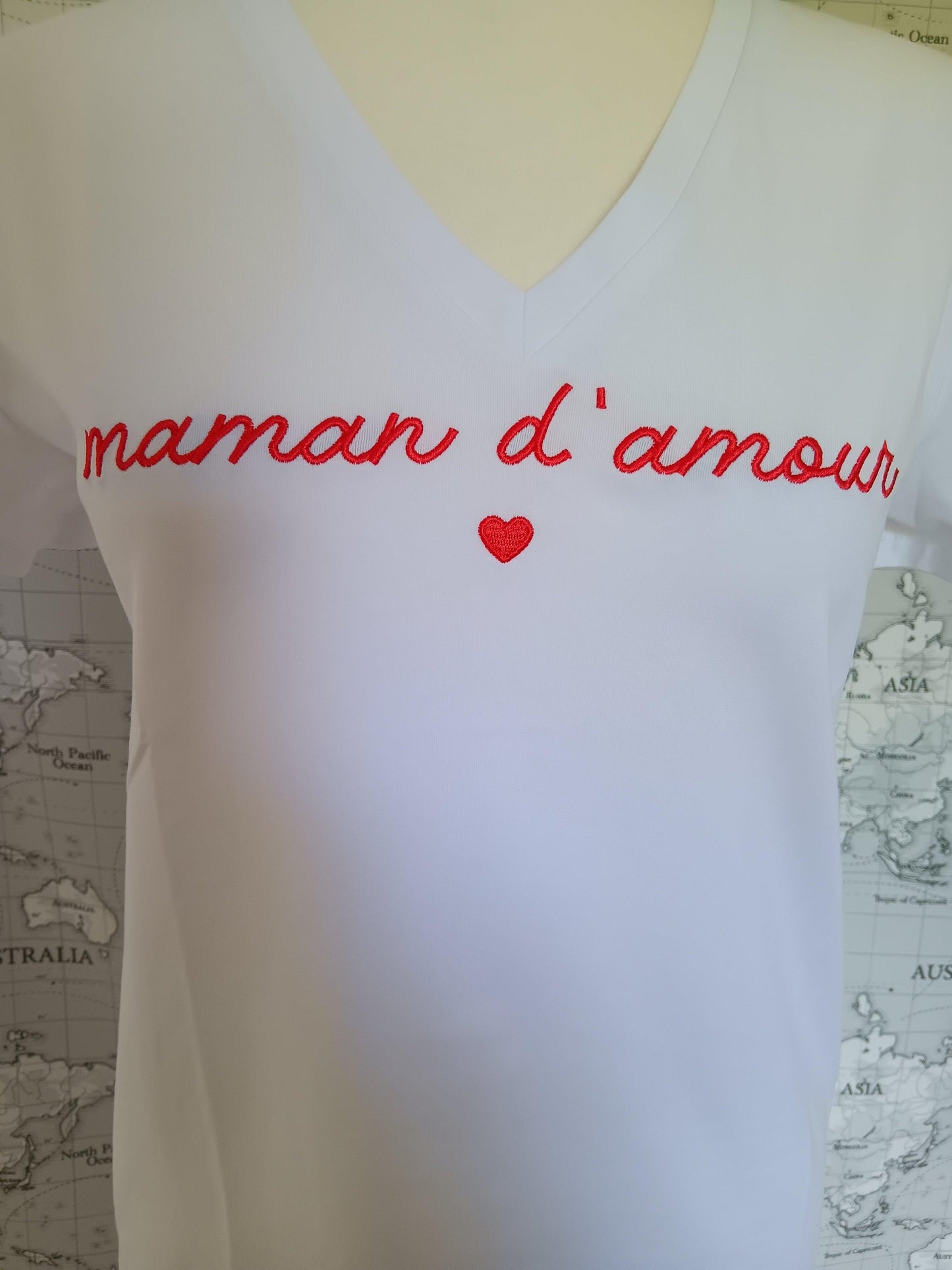 White V-neck t-shirt with red 'maman d'amour' embroidery and heart, Le Petit Placard
