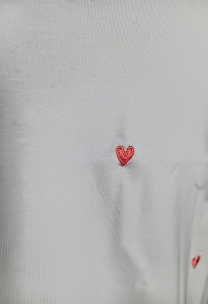 White t-shirt with small red hearts embroidered, Le Petit Placard fashion style