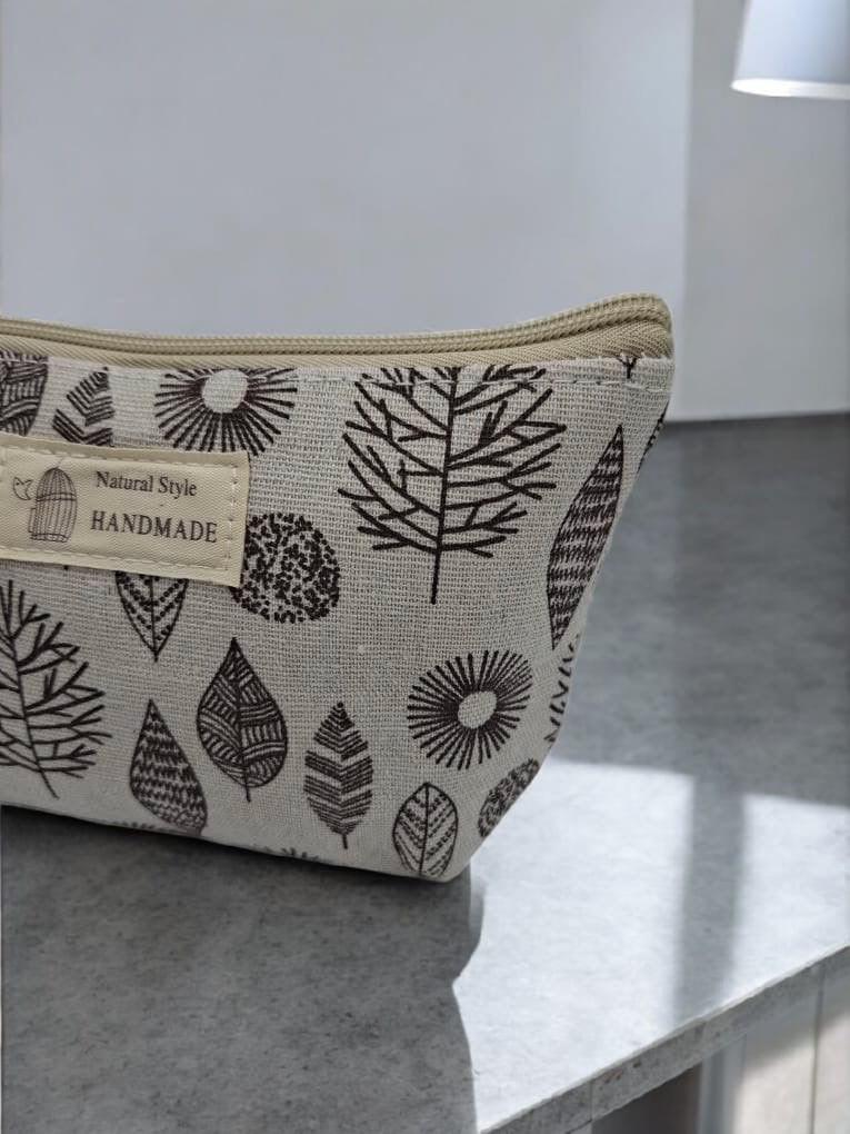 Trousse en coton blanche motifs de feuilles et de cercles en marron Le Petit Placard