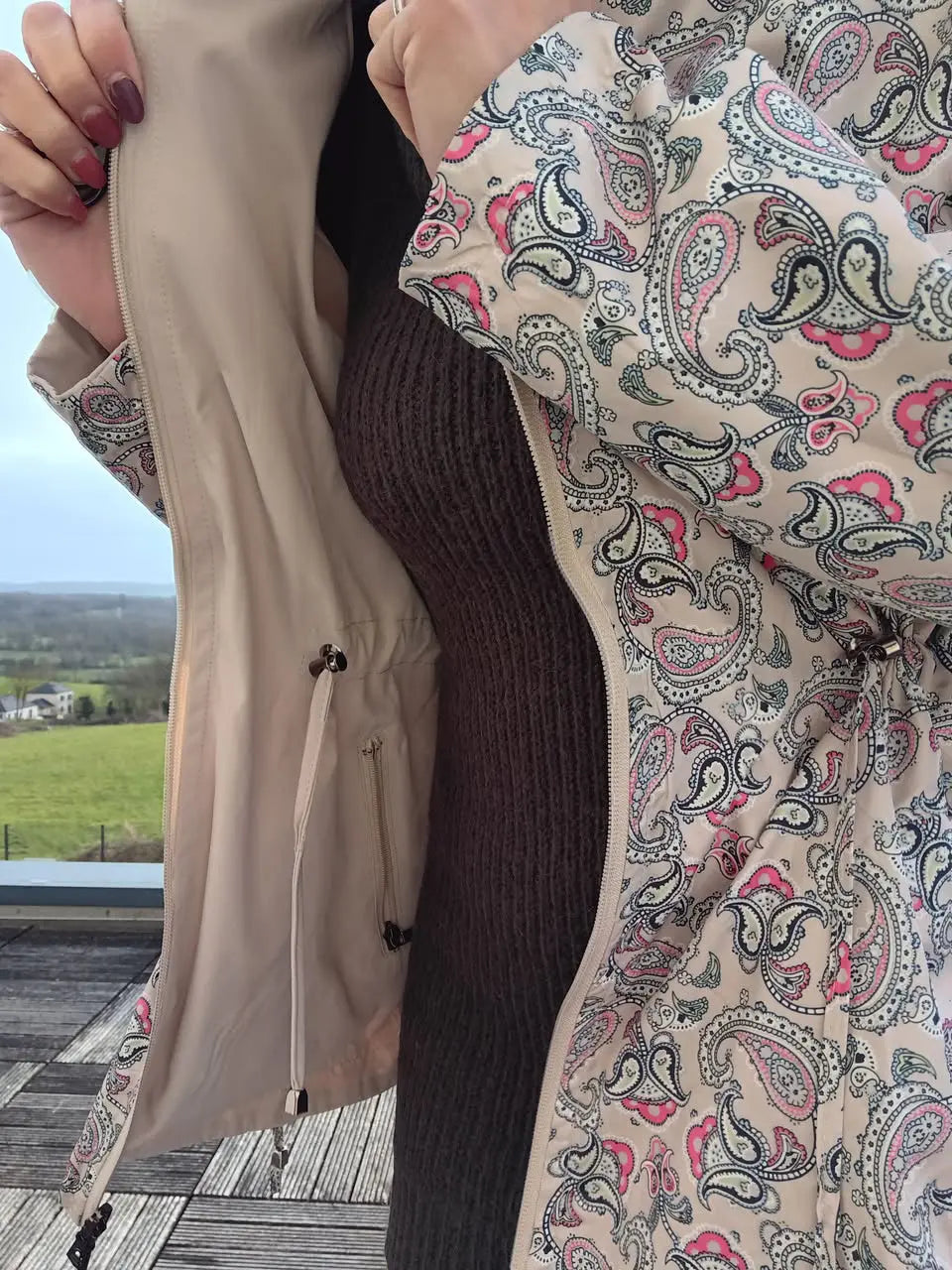 Veste légère et réversible déperlante blanc écru/motifs fleuris Le Petit Placard