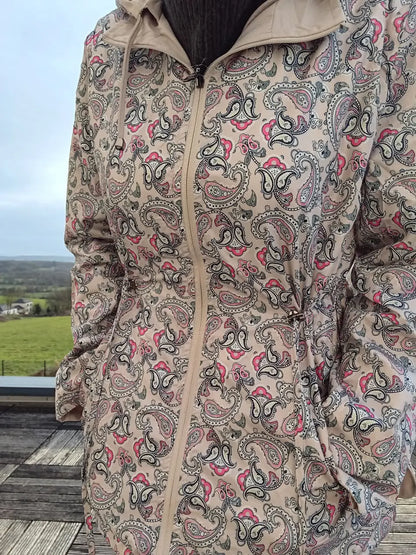 Veste légère et réversible déperlante blanc écru/motifs fleuris Le Petit Placard