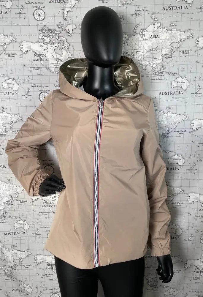 Manteau court imperméable beige réversible doré Melya Melody Curvy - Le Petit Placard