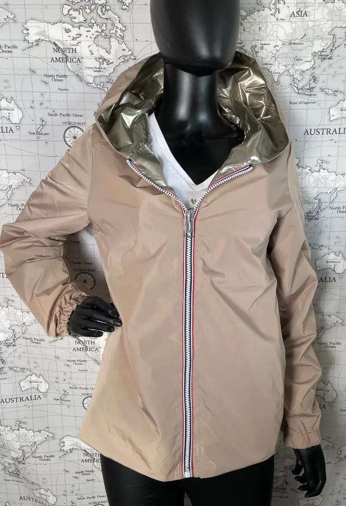 Manteau court imperméable beige réversible doré Melya Melody Curvy - Le Petit Placard