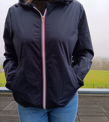 Manteau Imperméable court léger sans doublure bleu marine Laura Jo - Le Petit Placard