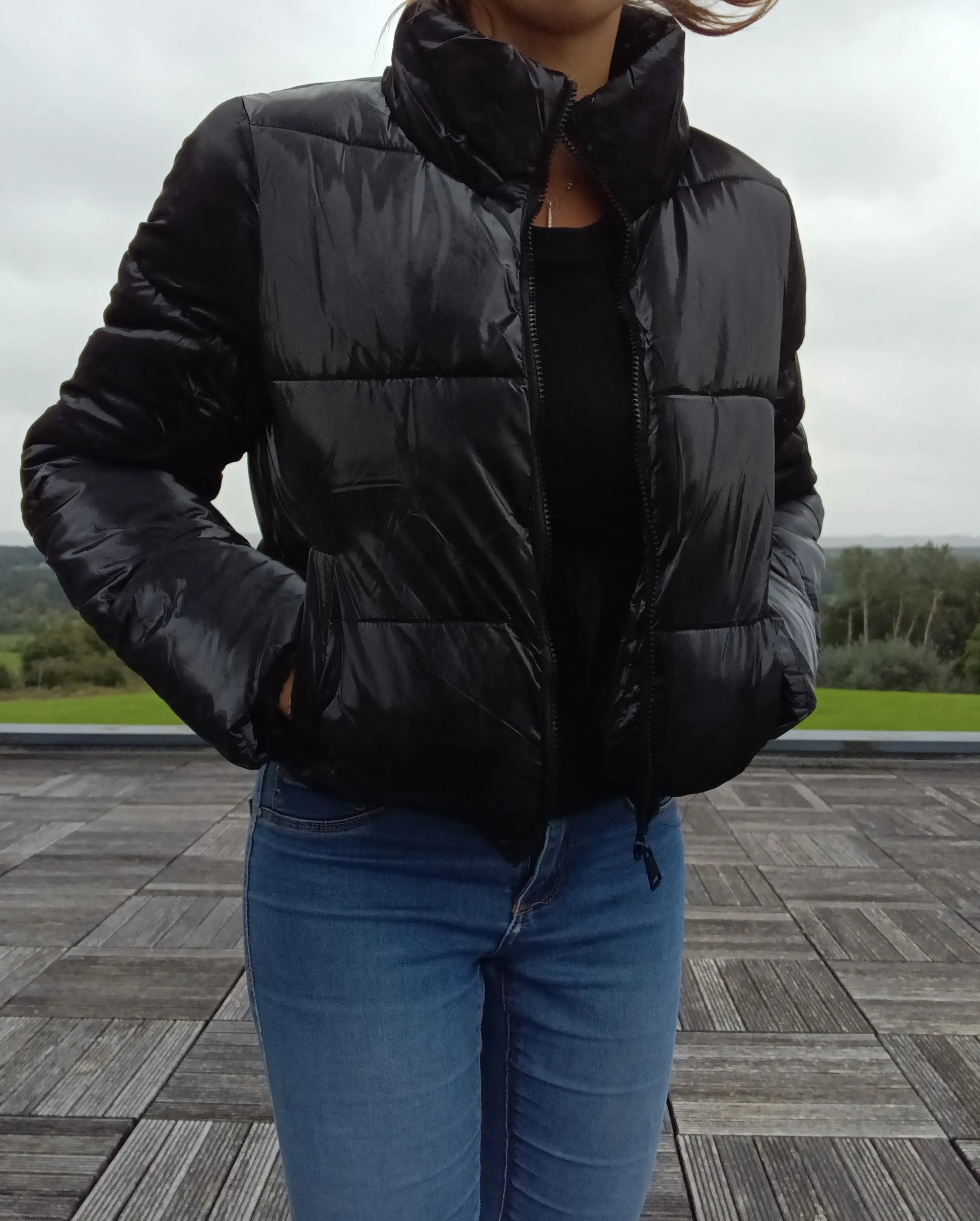 Melya Melody - Manteau court imperméable matelassé noir brillant Melya Melody
