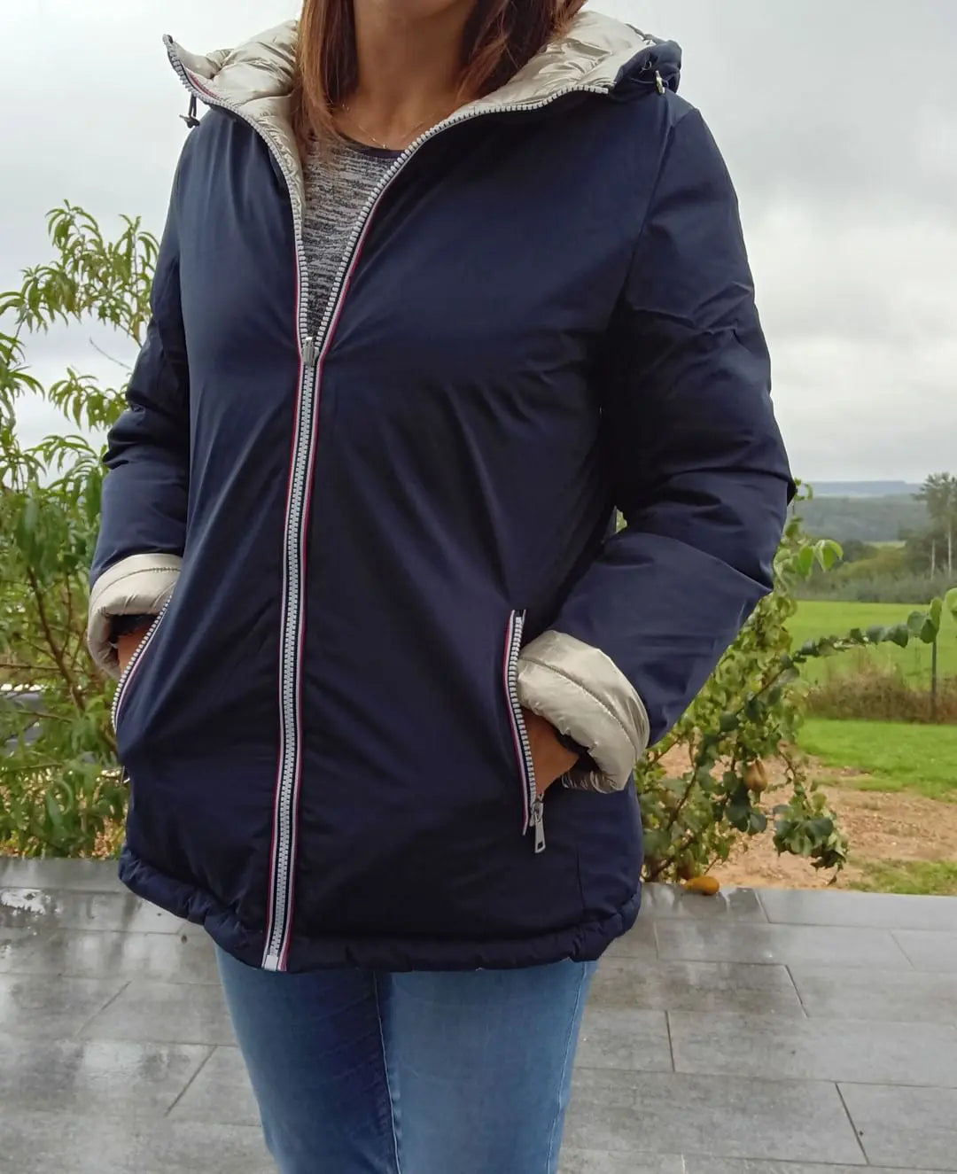 Melya Melody - Manteau court réversible et imperméable matelassé bleu marine/doré Melya Melody