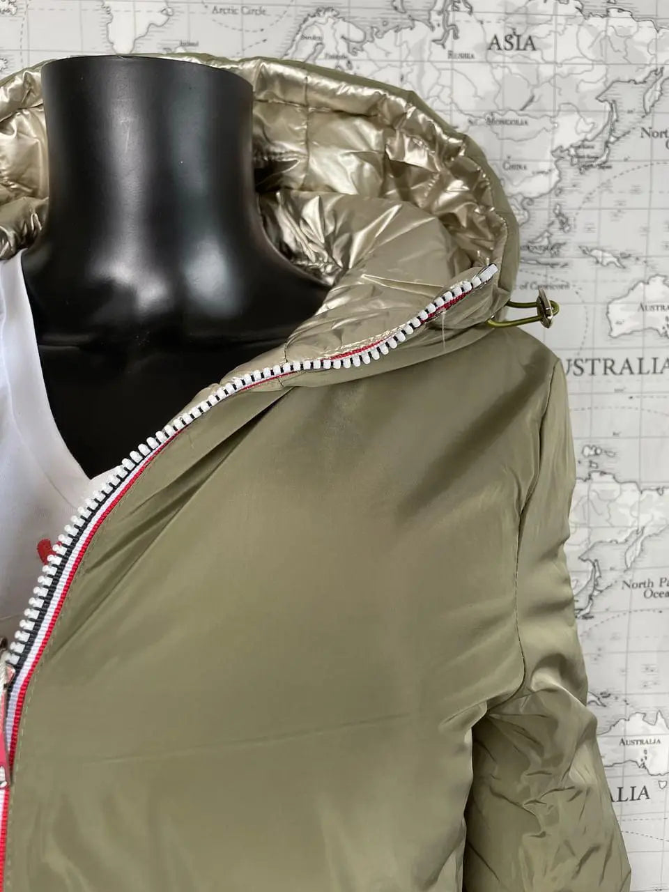 Manteau réversible imperméable Melya Melody pour femme, kaki et doré, avec capuche et fermeture éclair.