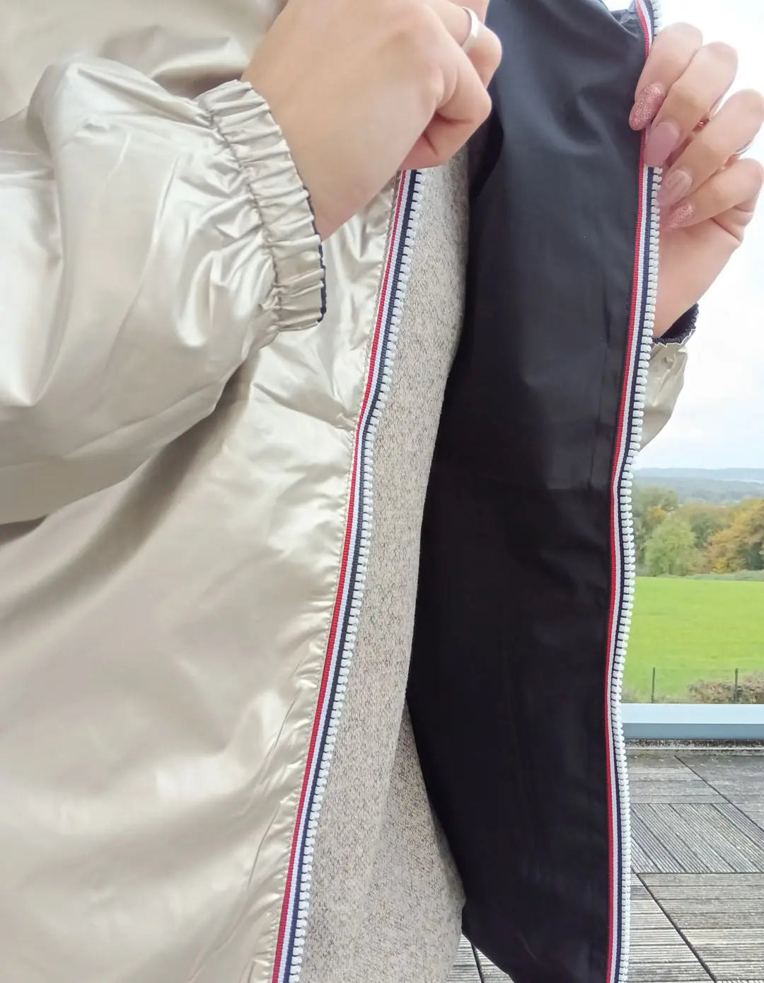 Manteau Court Réversible Imperméable Noir & Doré Grande Taille – Melya Melody Curvy Melya Melody