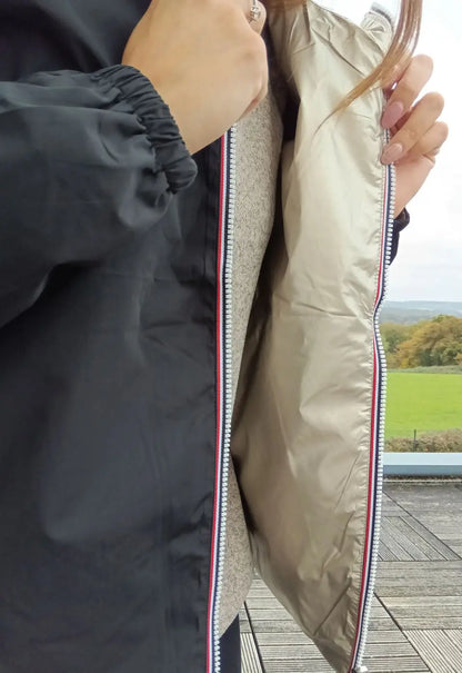 Manteau Court Réversible Imperméable Noir & Doré Grande Taille – Melya Melody Curvy Melya Melody