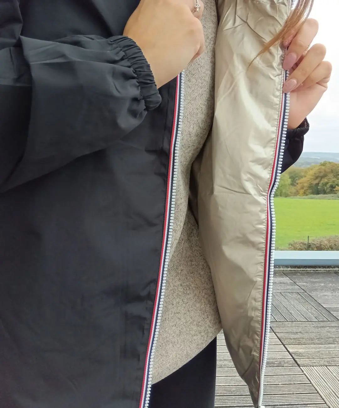Manteau Court Réversible Imperméable Noir & Doré Grande Taille – Melya Melody Curvy Melya Melody