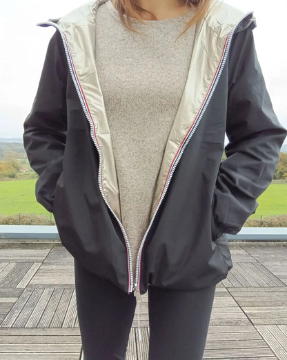 Manteau Court Réversible Imperméable Noir & Doré Grande Taille – Melya Melody Curvy Melya Melody