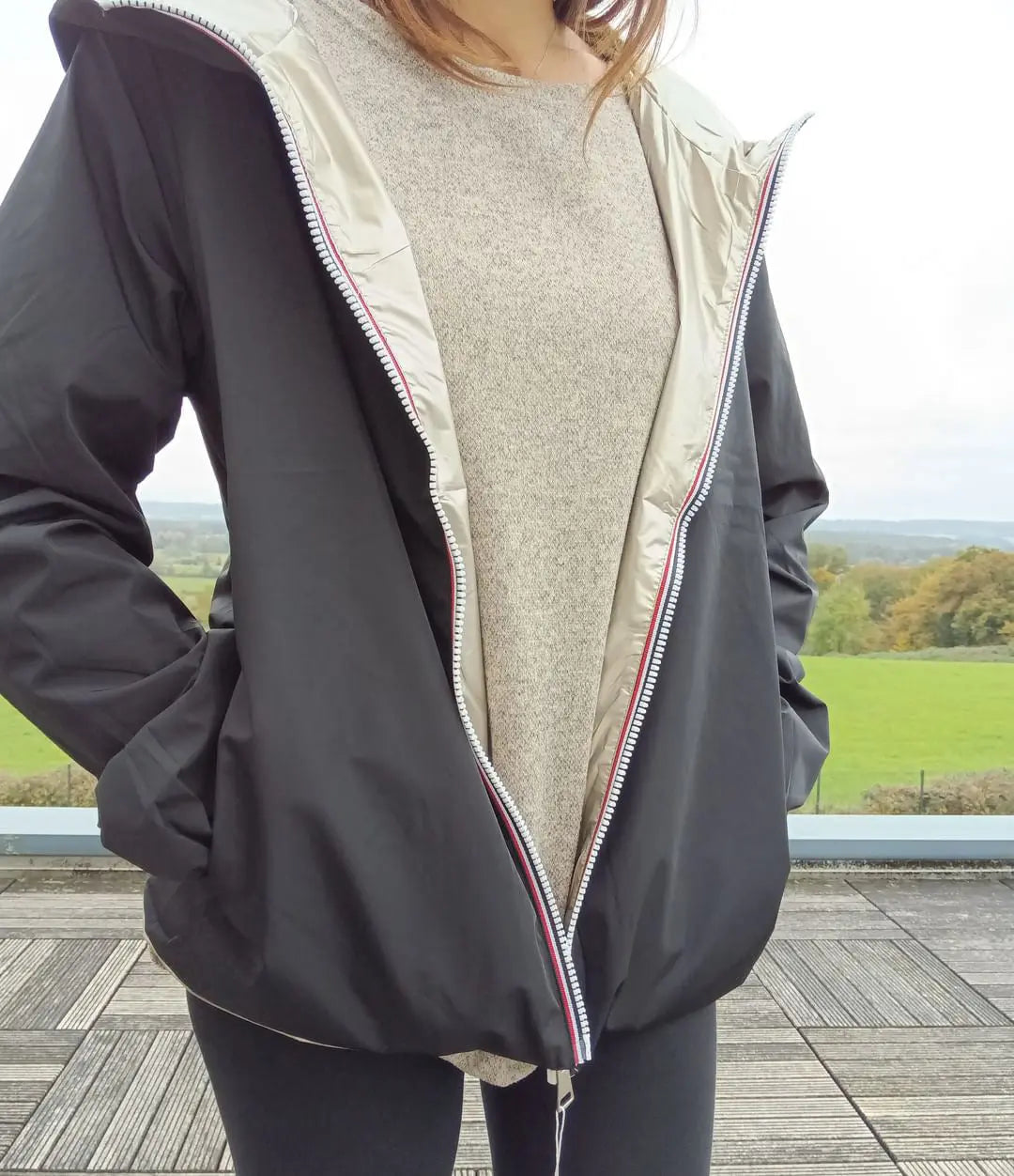Manteau Court Réversible Imperméable Noir & Doré Grande Taille – Melya Melody Curvy Melya Melody