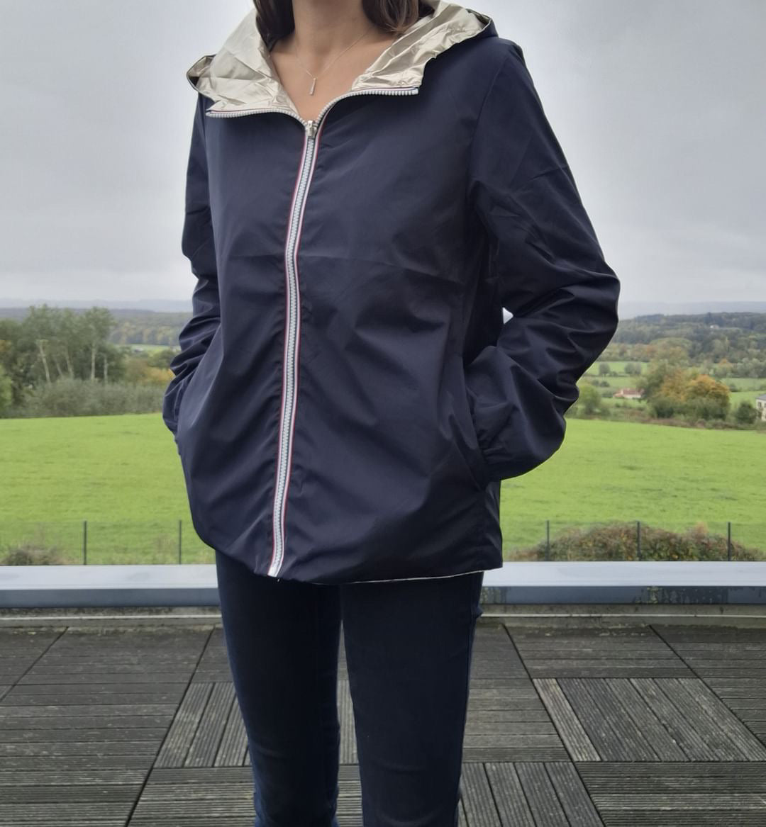 Melya Melody - Manteau court imperméable bleu marine réversible doré - Curvy Melya Melody