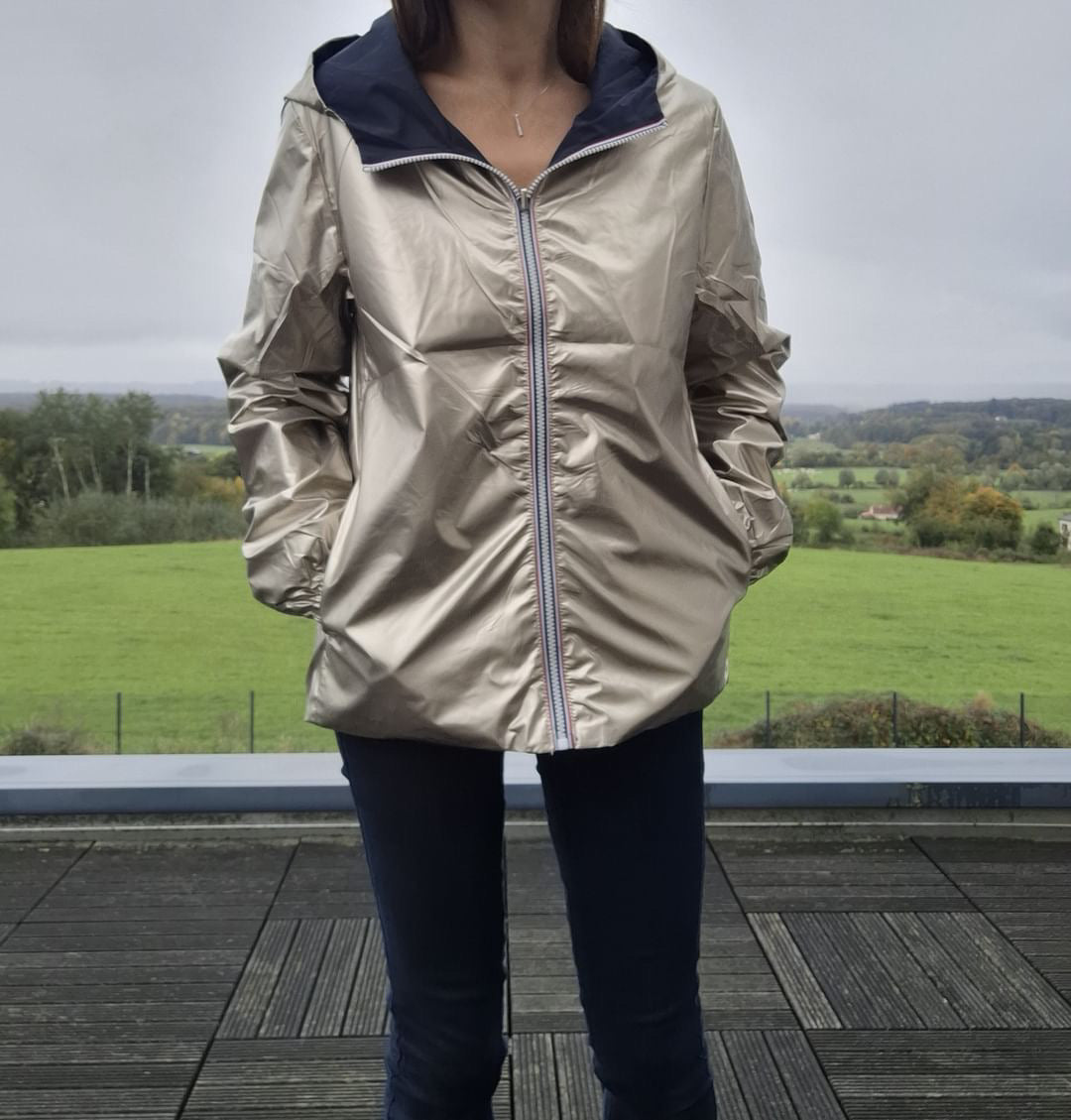 Melya Melody - Manteau court imperméable bleu marine réversible doré - Curvy Melya Melody