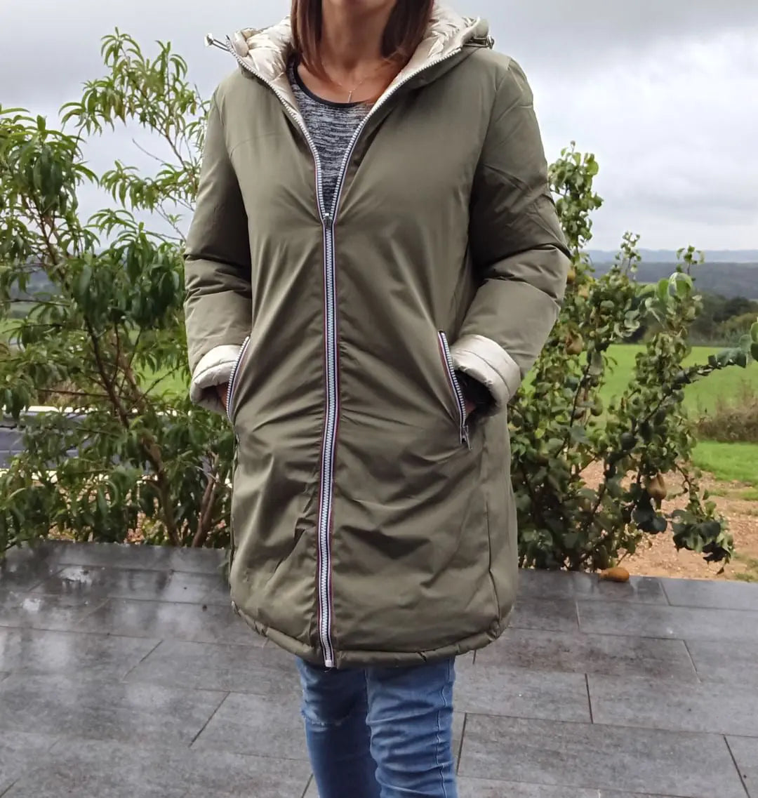 Melya Melody - Manteau long réversible et imperméable matelassé kaki clair/doré - Curvy Melya Melody