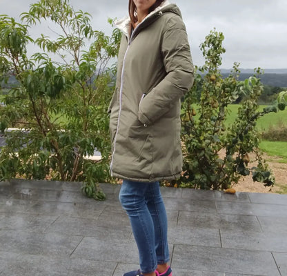 Melya Melody - Manteau long réversible et imperméable matelassé kaki clair/doré - Curvy Melya Melody