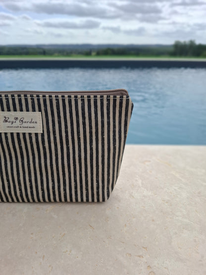 Pochette trousse en tissu imperméabilisé noir et blanc