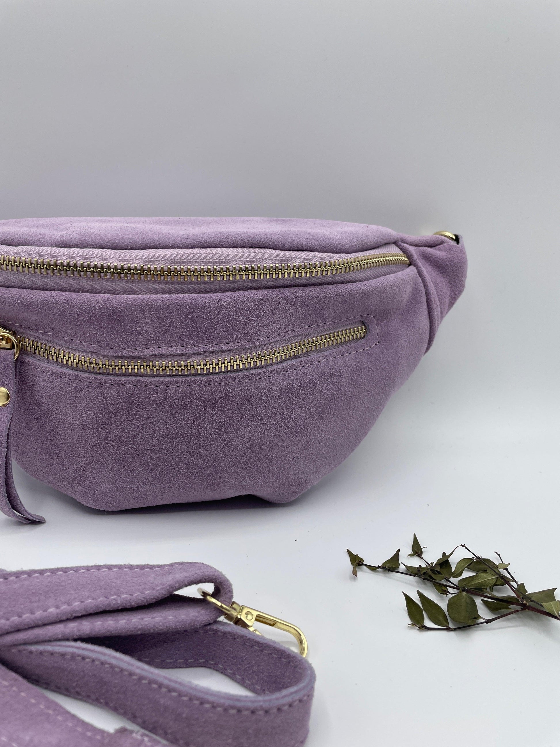 Sac banane cuir velours daim 2 poches lilas - Le Petit Placard