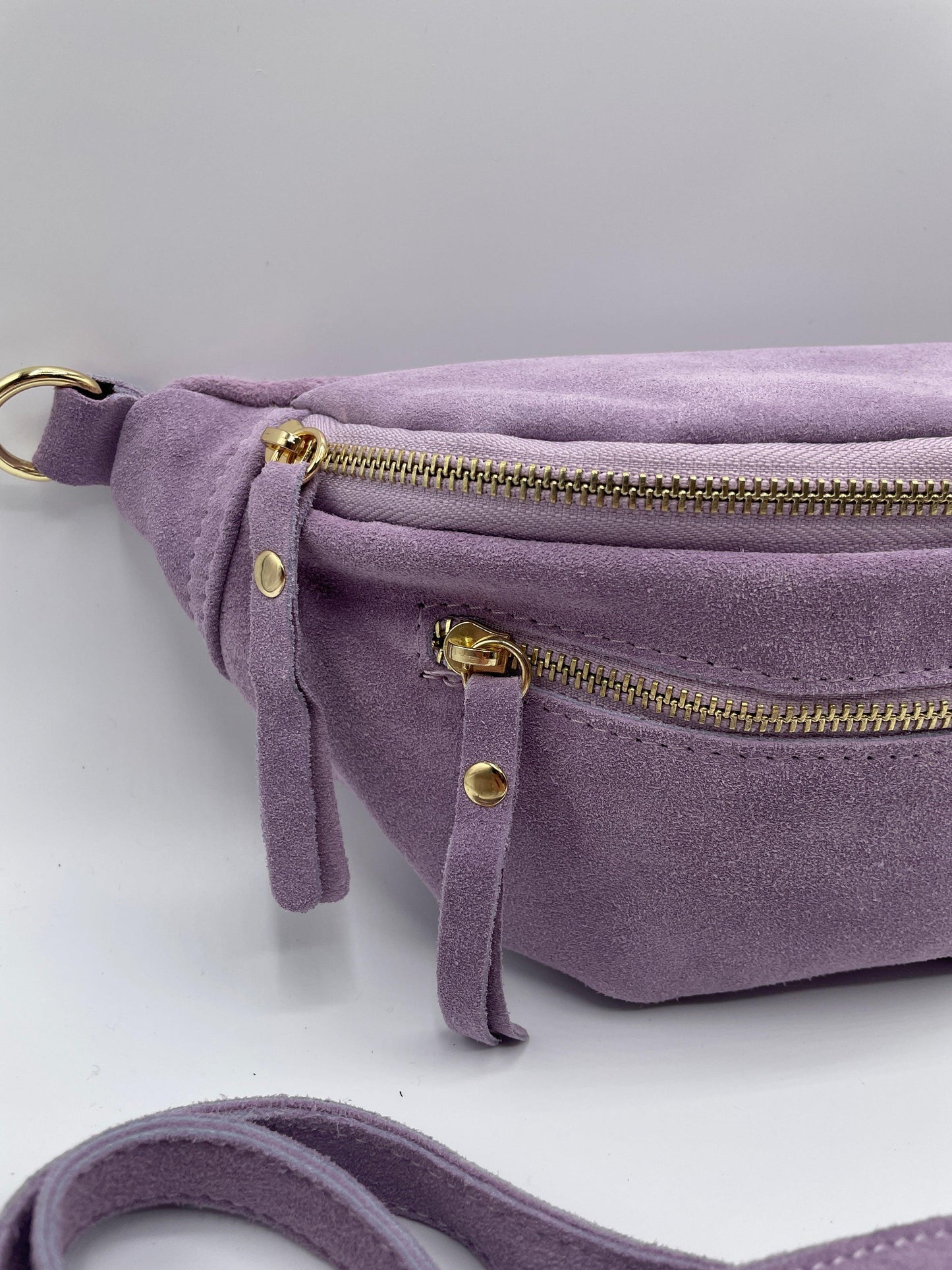 Sac banane cuir velours daim 2 poches lilas - Le Petit Placard