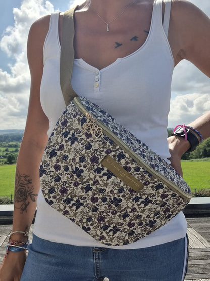 Sac banane en coton liberty fleuri multicolore tons violet/crème « La Ptite cachottière » - Le Petit Placard