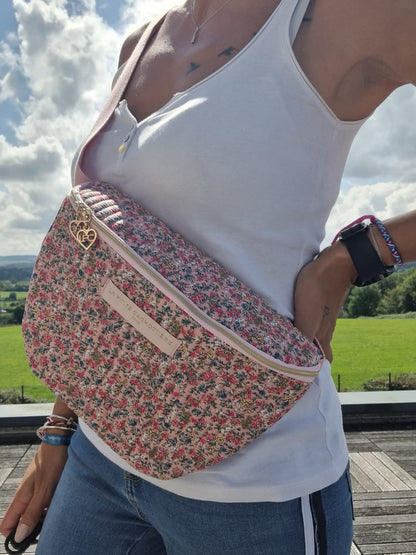 Sac banane en coton liberty fleuri rose « La Ptite cachottière » - Le Petit Placard