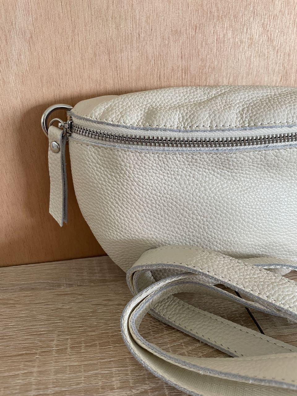 Sac banane en cuir mat italien couleur blanc écru - Le Petit Placard