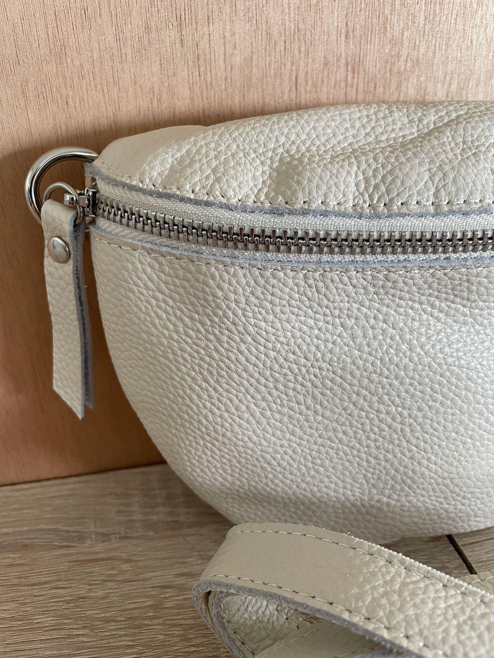 Sac banane en cuir mat italien couleur blanc écru - Le Petit Placard